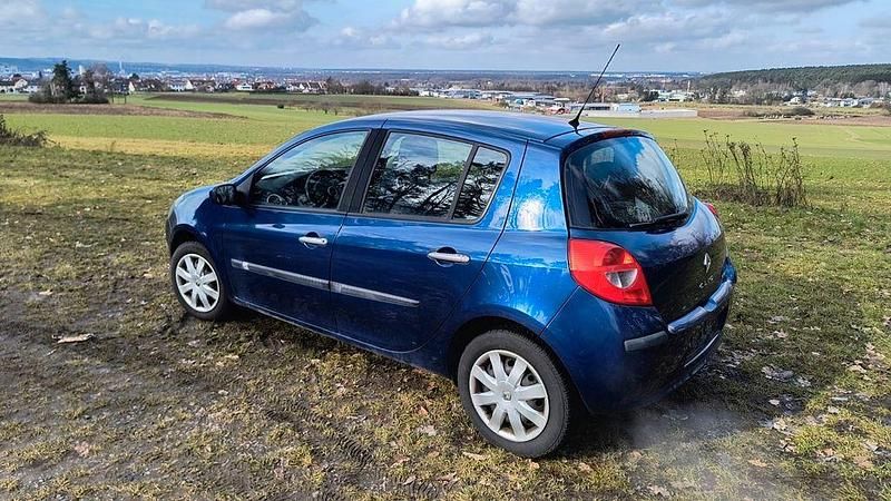 Gebraucht Renault Clio II Privilege 88 PS (64 kW) 2006 Blau Limousine