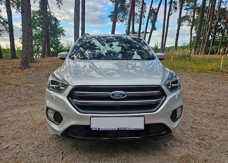Grau Gebraucht 2019 Ford Kuga ST-Line SUV | 16.000 € (Guter Preis) - Bild 1/4