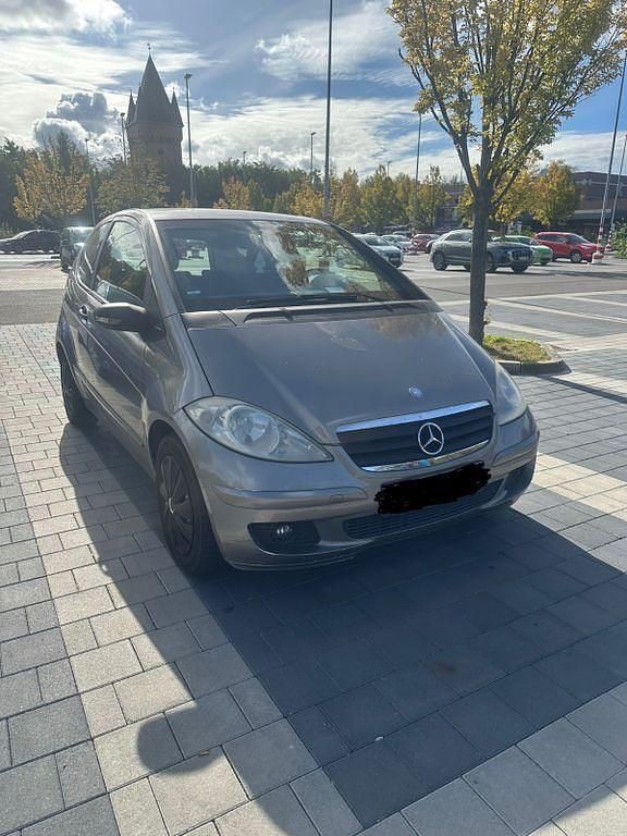 Grau Gebraucht 2005 Mercedes A170 Classic Limousine | 1.500 € (Fairer Preis) - Bild 1/4