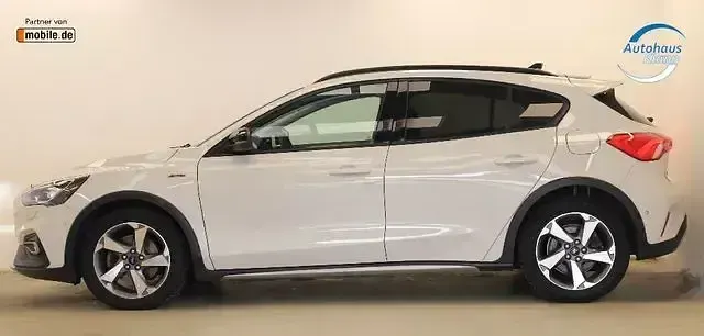 Używany Ford Focus Active 150 KM (110 kW) 2019 Biały Sedan/Limuzyna