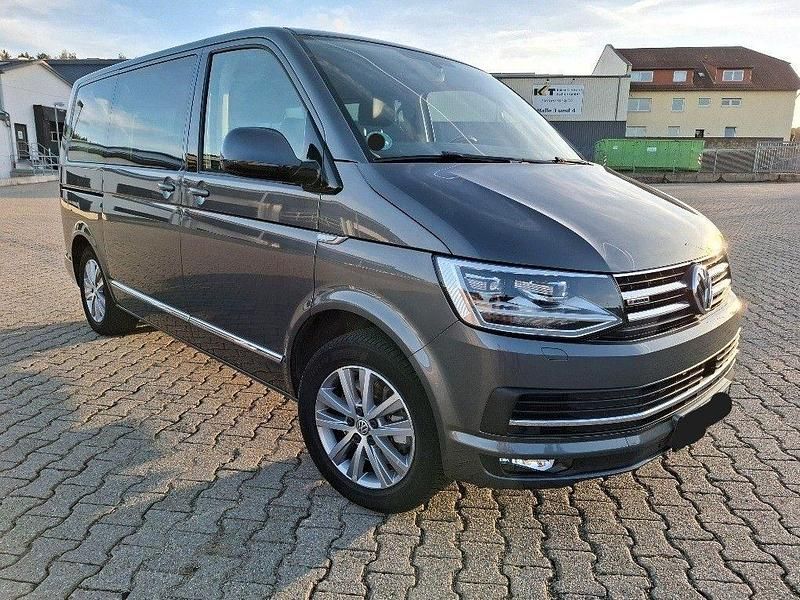 Grau Gebraucht 2019 VW T6.1 Highline Van | 38.390 € - Bild 1/4