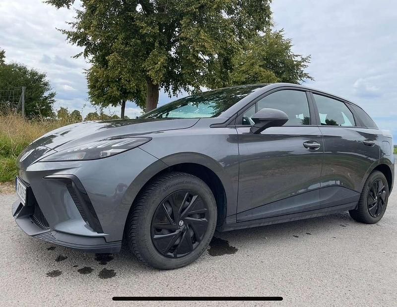 Grau Gebraucht 2022 MG MG4 EV Kleinwagen | 15.990 € (Fairer Preis) - Bild 1/4