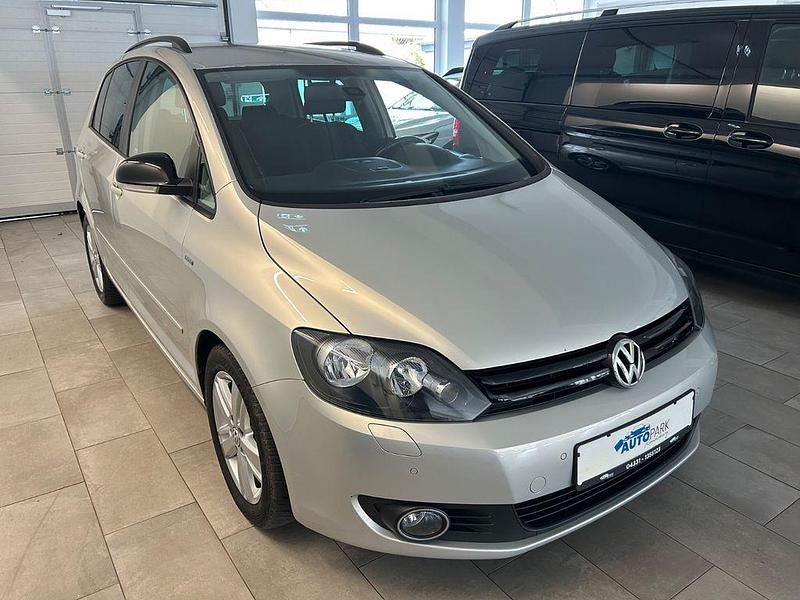 Gebraucht VW Golf VII Match 105 PS (77 kW) 2012 Silber Limousine