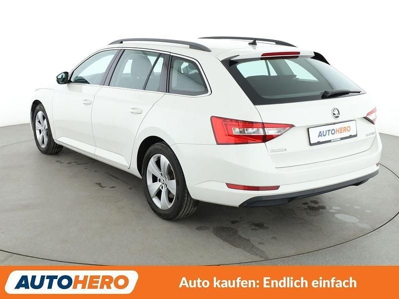 Gebraucht Skoda Superb Ambition 150 PS (110 kW) 2016 Weiß Kombi