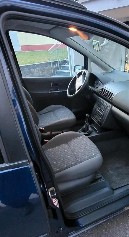 Gebraucht VW Sharan 115 PS (84 kW) 2003 Blau Van / Kleinbus
