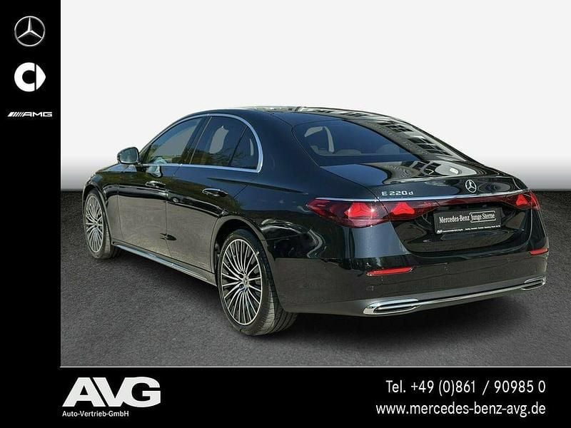 Second-hand Mercedes E220 Exclusive 197 CP (144 kW) 2025 Negru Berlinǎ