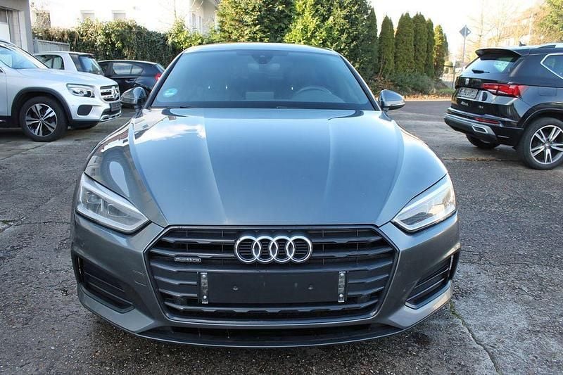 Grau Gebraucht 2018 Audi A5 Sportback S-Line Kleinwagen | 19.480 € (Fairer Preis) - Bild 1/4