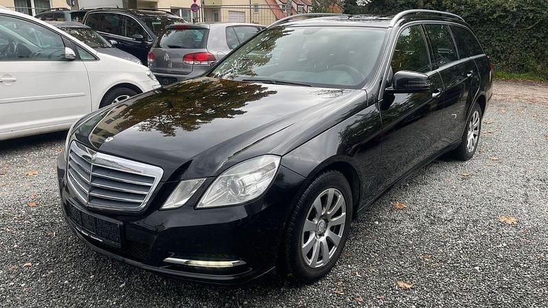 Gebraucht Mercedes E200 136 PS (100 kW) 2012 Schwarz Kombi