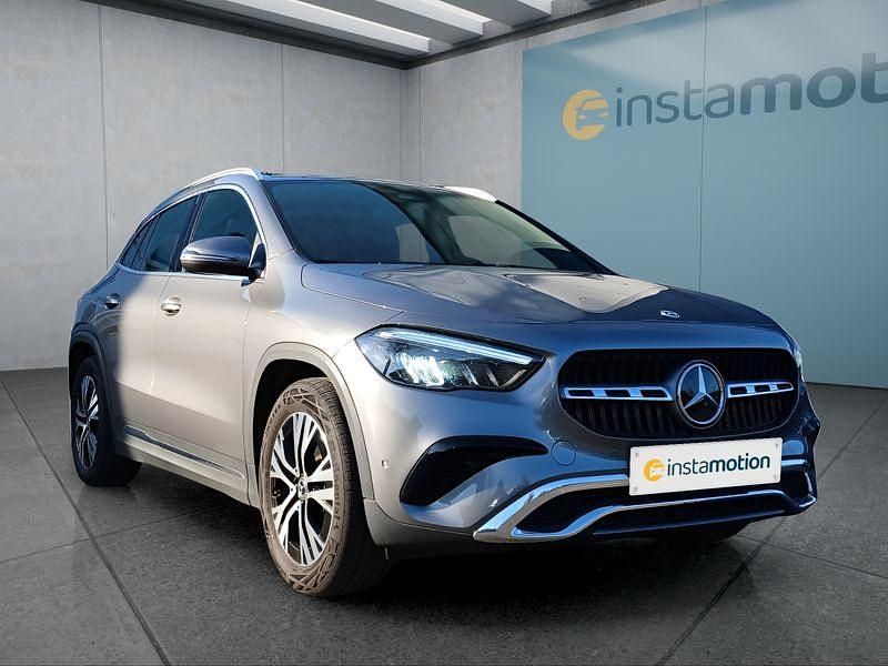 Gebraucht Mercedes GLA200 163 PS (119 kW) 2025 Grau SUV