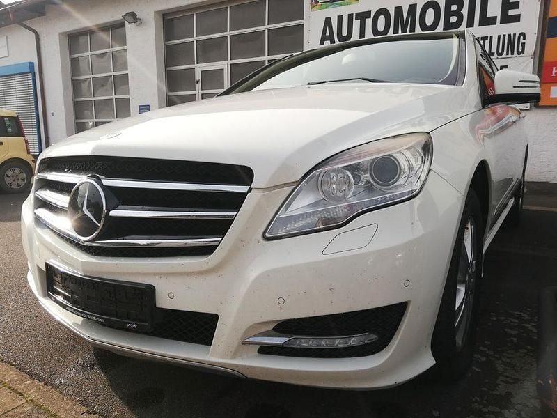 Weiß Gebraucht 2010 Mercedes R350 Van / Kleinbus | 5.900 € (Fairer Preis) - Bild 1/4