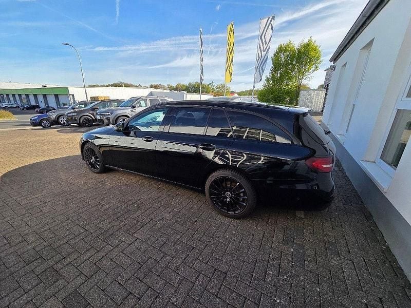 Second-hand Mercedes E220 194 CP (142 kW) 2020 Negru Break
