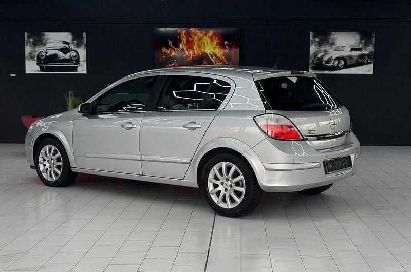 Gebraucht Opel Astra 105 PS (77 kW) 2004 Silber Limousine