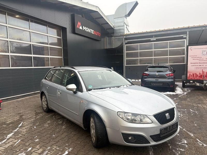 Usado Seat Exeo Reference 120 HP (88 kW) 2010 Prateado Sedan