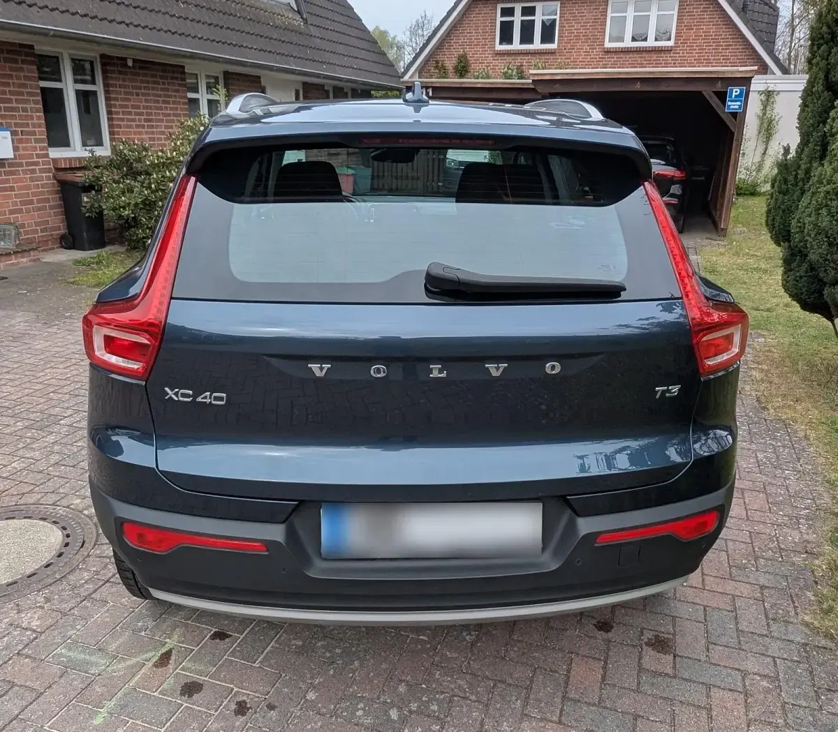 Gebraucht Volvo XC40 Momentum 163 PS (119 kW) 2021 Blau SUV