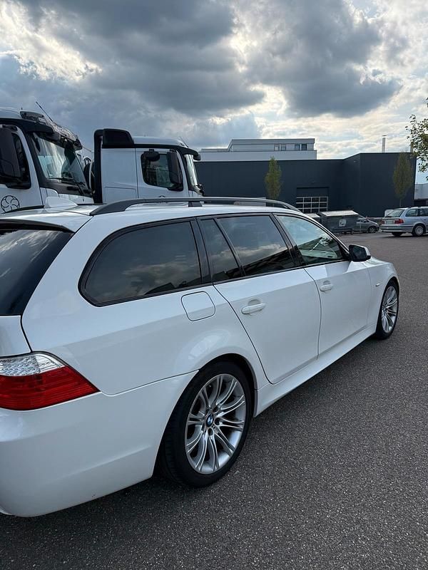 Gebraucht BMW 520 Shadowline 177 PS (130 kW) 2010 Weiß Kombi