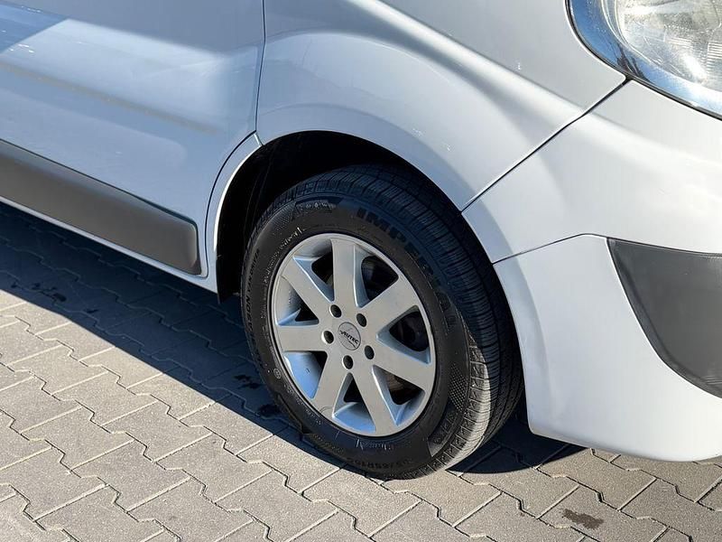 Gebraucht Opel Vivaro 145 PS (106 kW) 2010 Weiß Van / Kleinbus