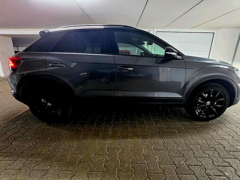 Gebraucht VW T-Roc Style 150 PS (110 kW) 2023 Grau SUV