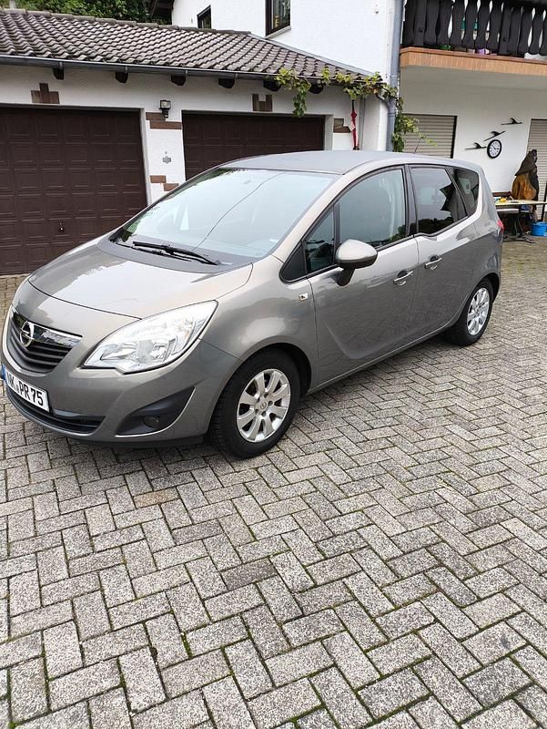 Grau Gebraucht 2011 Opel Meriva Van / Kleinbus | 3.998 € (Fairer Preis) - Bild 1/4