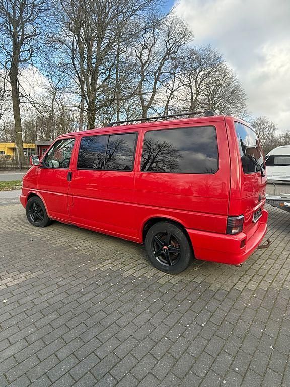 Second-hand VW T4 102 CP (75 kW) 1999 Roșu Van
