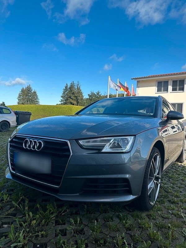 Grau Gebraucht 2017 Audi A4 Kombi | 10.500 € (Superpreis) - Bild 1/4