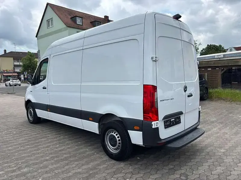 Używany Mercedes E-Sprinter 85 kW (116 KM) 2022 Biały Van