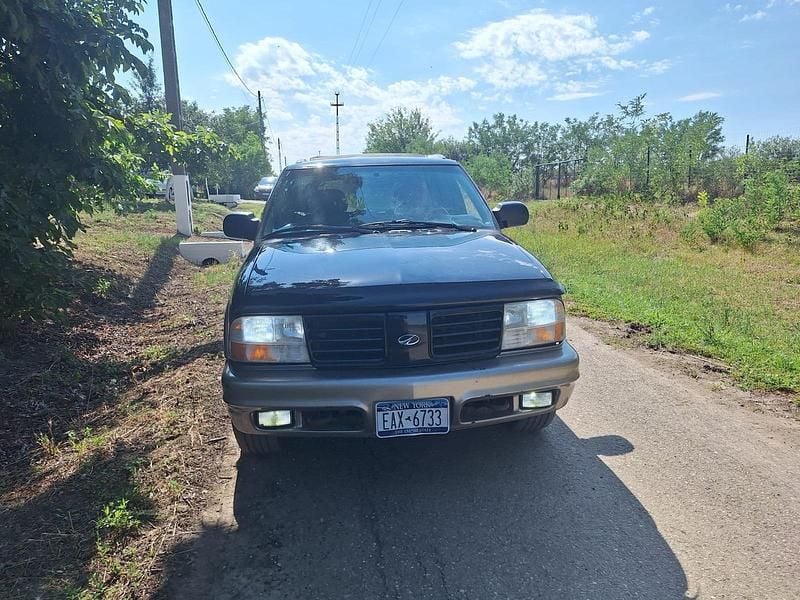 Schwarz Gebraucht 2001 Oldsmobile Bravada SUV | 6.999 € - Bild 1/4