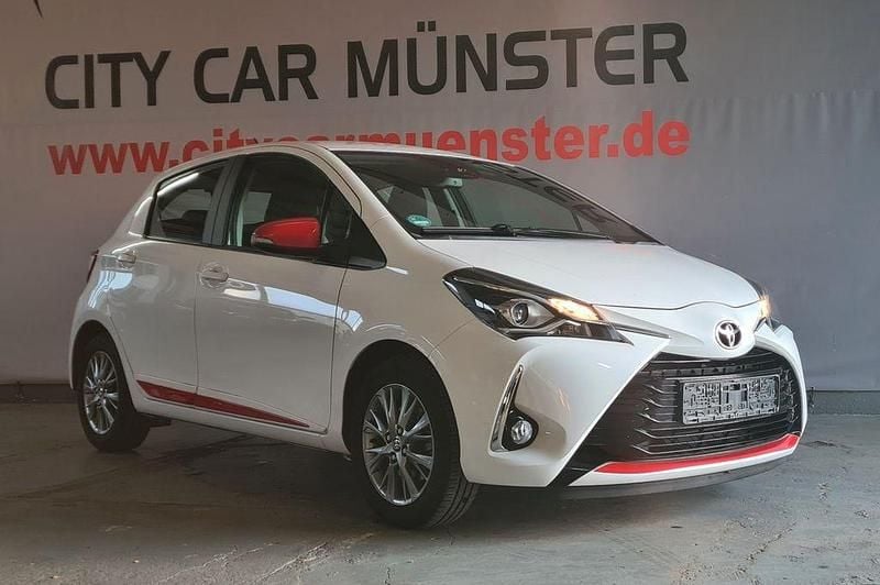 Gebraucht Toyota Yaris Edition 111 PS (81 kW) 2017 Weiß Limousine