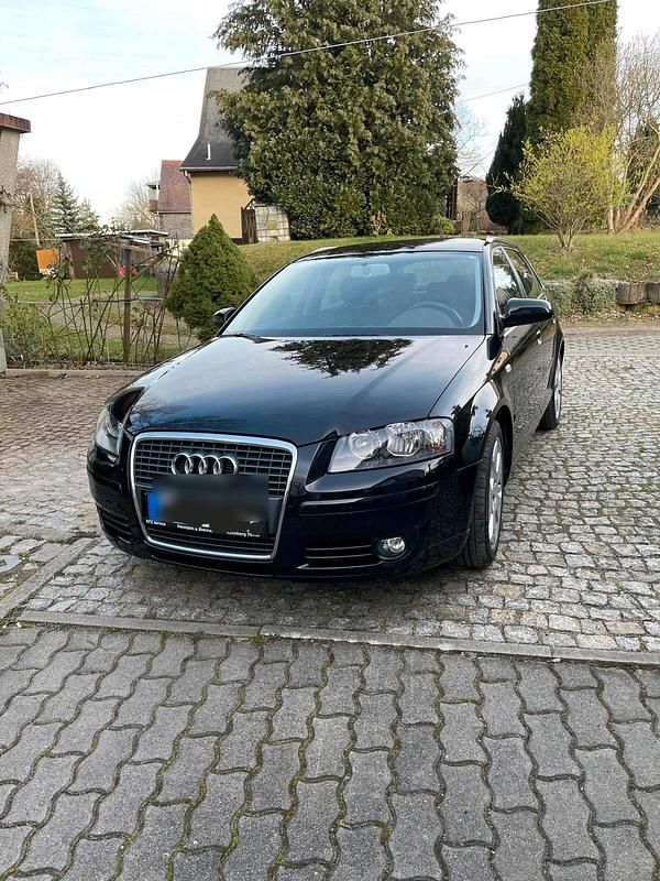 Schwarz Gebraucht 2005 Audi A3 Sportback Attraction Kleinwagen | 4.600 € (Fairer Preis) - Bild 1/4