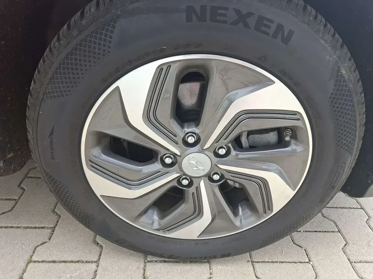 Gebraucht Hyundai Kona Select 141 PS (103 kW) 2022 Ignite flame / sol SUV