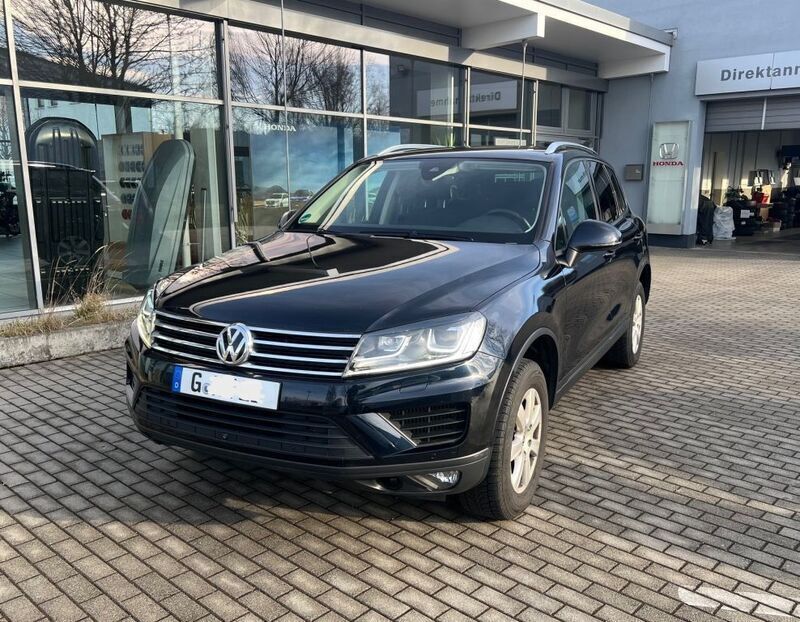 Moonlight blue pearlescent Gebraucht 2017 VW Touareg Terrain Tech SUV | 21.970 € (Superpreis) - Bild 1/4