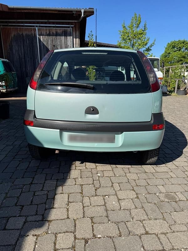 Usata Opel Corsa 75 CV (55 kW) 2002 Verde Utilitaria