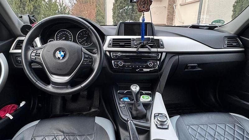 Gebraucht BMW 318 136 PS (100 kW) 2016 Schwarz Limousine