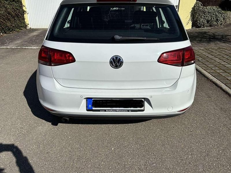 Gebraucht VW Golf VII Comfortline 105 PS (77 kW) 2014 Weiß Limousine