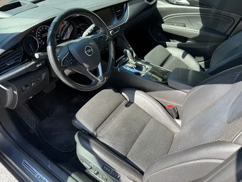 Gebraucht Opel Insignia Business Innovation 165 PS (121 kW) 2018 Grau Kombi