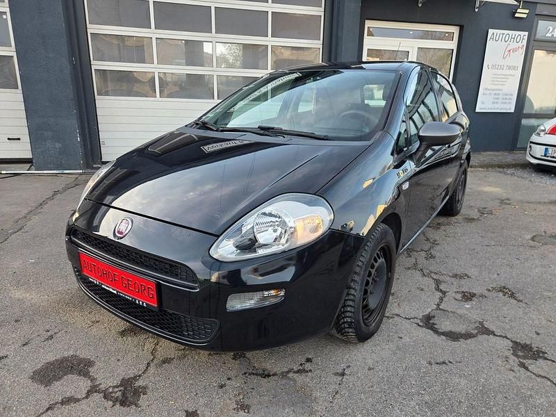 Gebraucht Fiat Punto Young 69 PS (50 kW) 2014 Schwarz Limousine