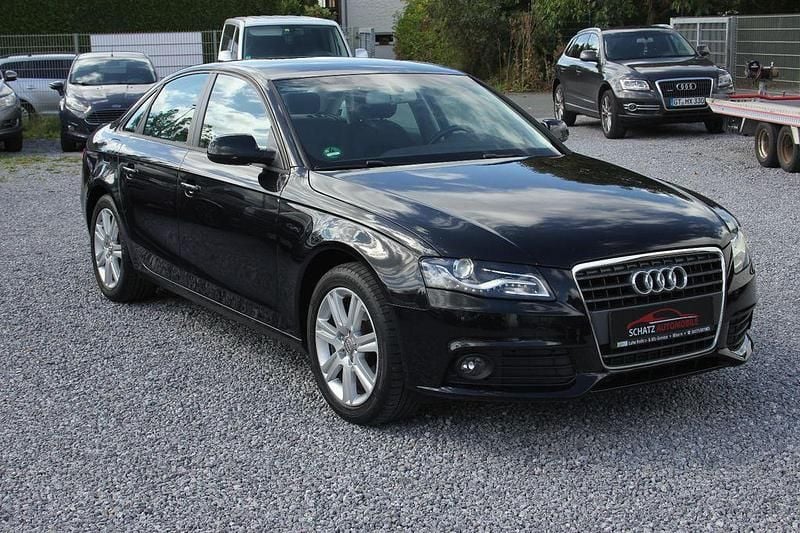 Schwarz Gebraucht 2010 Audi A4 Attraction Limousine | 7.499 € (Guter Preis) - Bild 1/4