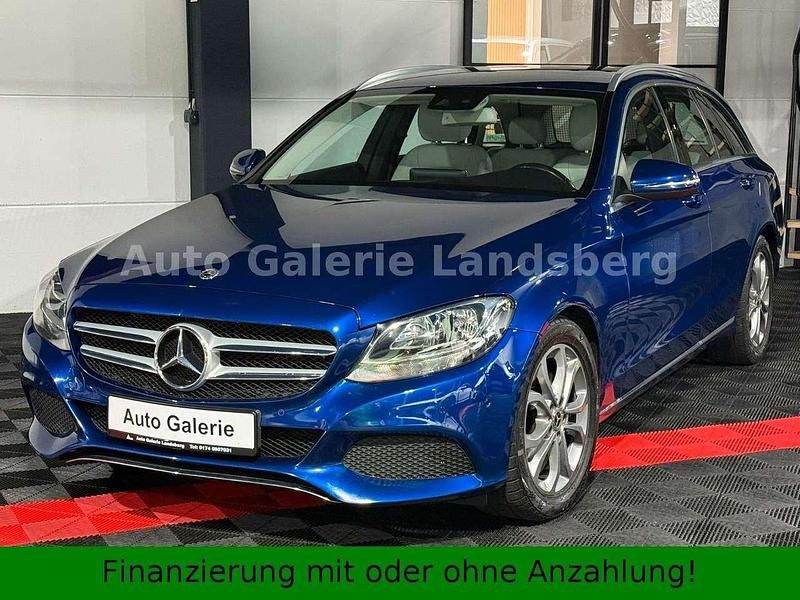 Blau Gebraucht 2017 Mercedes C200 Avantgarde Kombi | 13.990 € (Guter Preis) - Bild 1/4