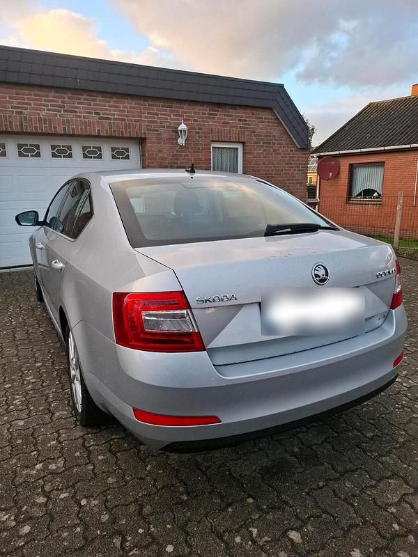 Gebraucht Skoda Octavia 150 PS (110 kW) 2014 Silber Kleinwagen