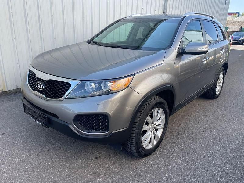 Grau Gebraucht 2012 Kia Sorento Edition 7 SUV | 5.490 € - Bild 1/4