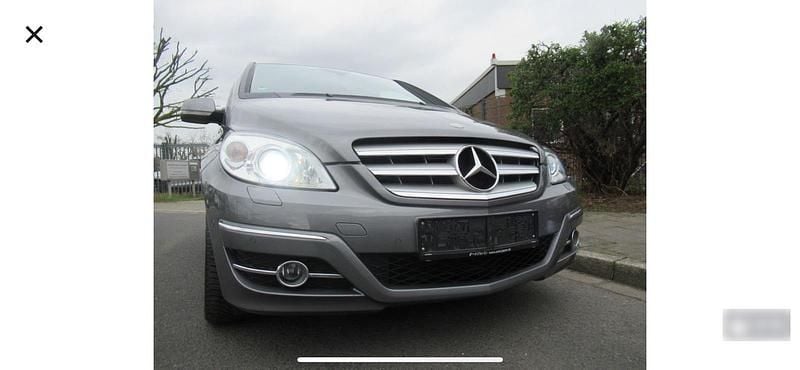 Gebraucht Mercedes B200 140 PS (102 kW) 2010 Grau Van / Kleinbus