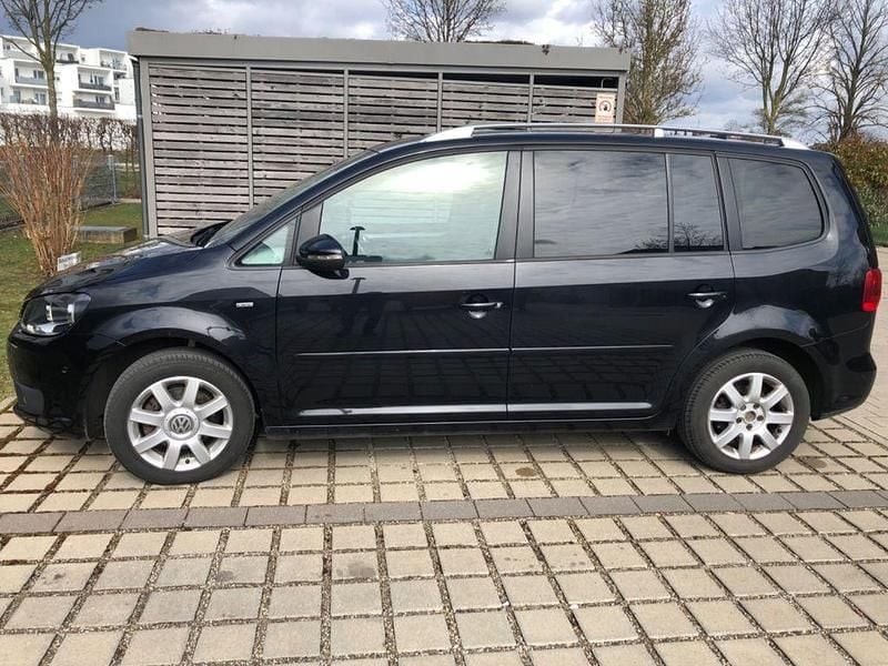 Gebraucht VW Touran Life 105 PS (77 kW) 2014 Schwarz Van / Kleinbus