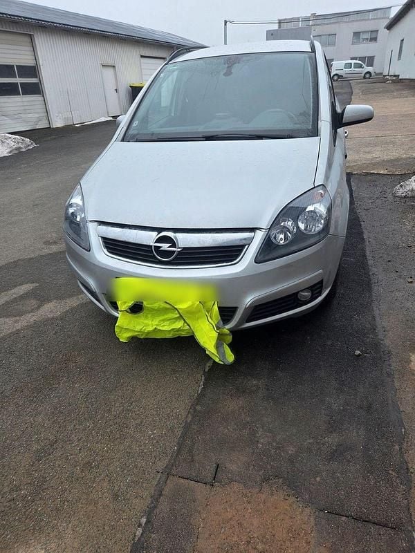 Silber Gebraucht 2005 Opel Zafira Sport Van / Kleinbus | 1.000 € (Superpreis) - Bild 1/4