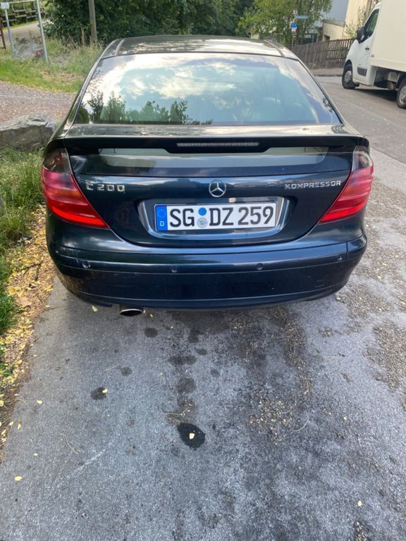 Blau Gebraucht 2002 Mercedes C200 Classic Limousine | 3.900 € (Etwas zu teuer) - Bild 1/4