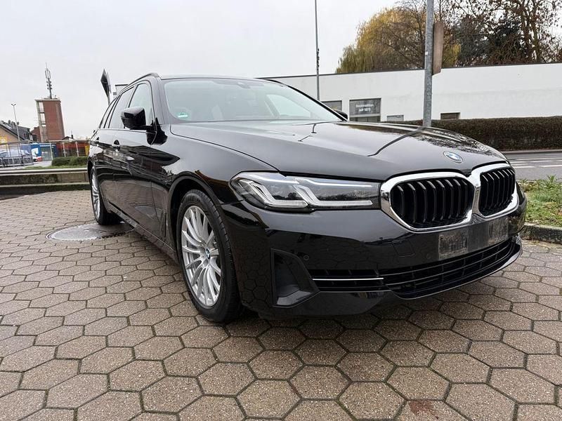 Gebraucht BMW 530e Shadowline 184 PS (135 kW) 2021 Schwarz Kombi
