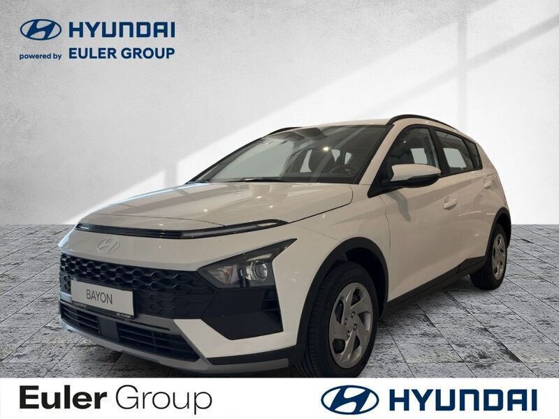 Atlas white / sol Neu 2025 Hyundai Bayon Select SUV | 21.590 € (Fairer Preis) - Bild 1/4