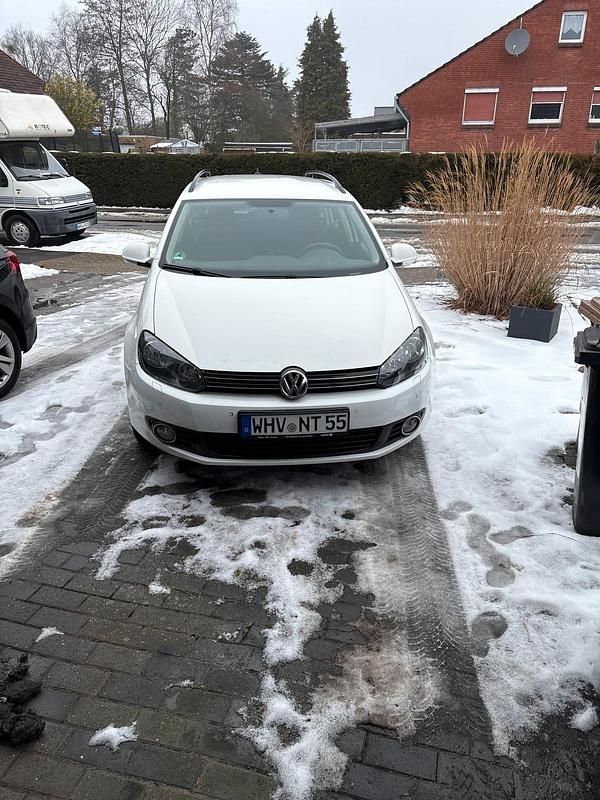 Gebraucht VW Golf VI 106 PS (77 kW) 2010 Weiß Kleinwagen