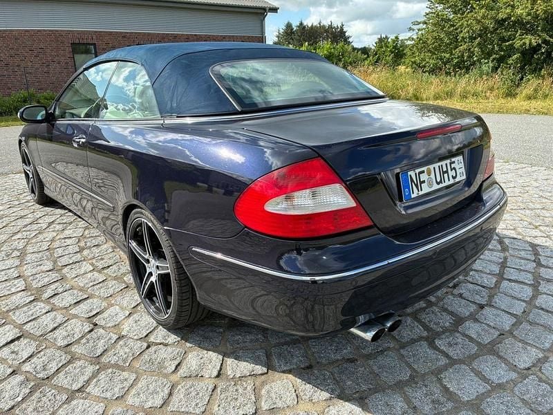 Gebraucht Mercedes CLK320 Elegance 224 PS (164 kW) 2007 Blau Cabrio