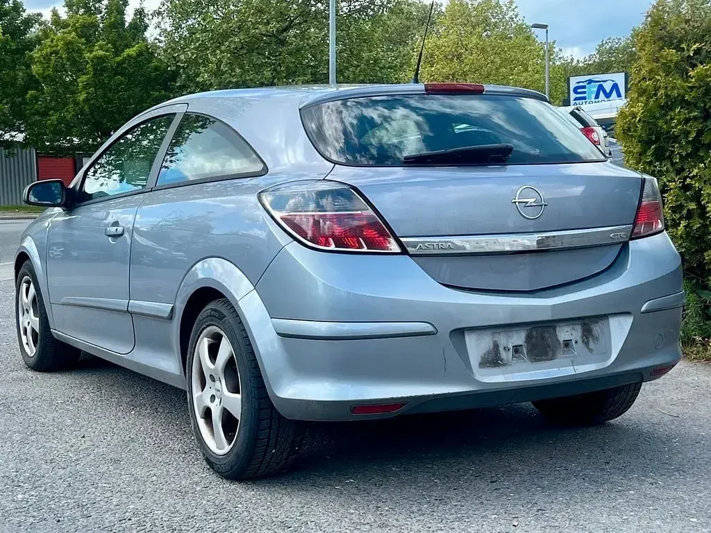 Gebraucht Opel Astra GTC Edition 90 PS (66 kW) 2006 Silber Limousine
