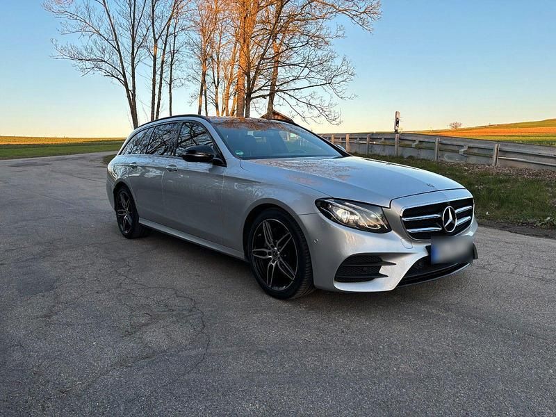 Gebraucht Mercedes E220 AMG 194 PS (142 kW) 2018 Silber Kombi