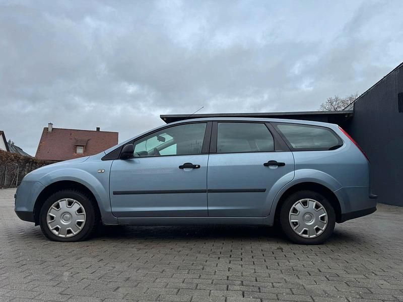 Gebraucht Ford Focus 101 PS (74 kW) 2006 Blau Kombi